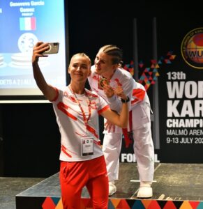 f48384d7 b687 4dbe a019 95def91a304b